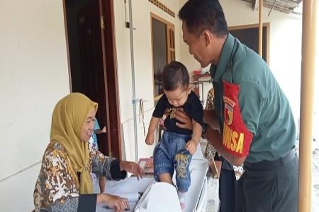 BABINSA JAJAR DAMPINGI BIDAN DESA 