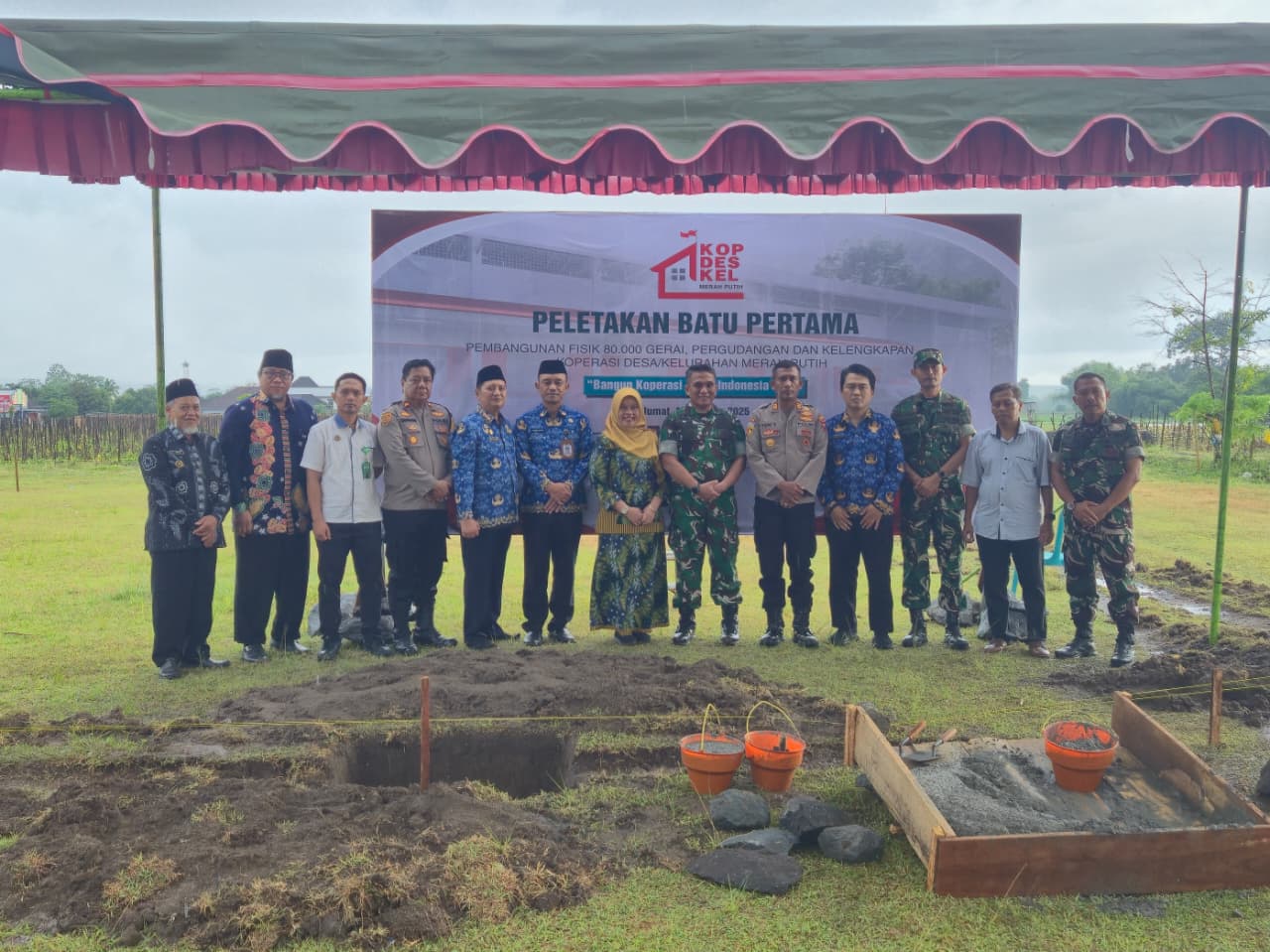 Dandim 0808-Blitar Hadiri Peletakan Batu Pertama Pembangunan Koperasi Desa Merah Putih Di Talun