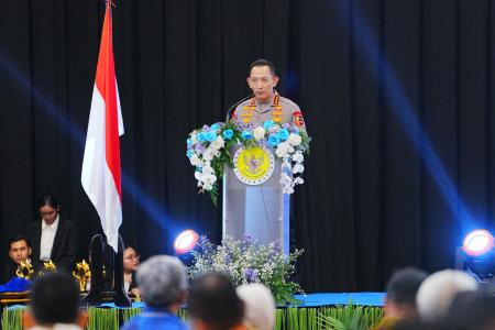 Kapolri Hadiri Kompolnas Award Polri T