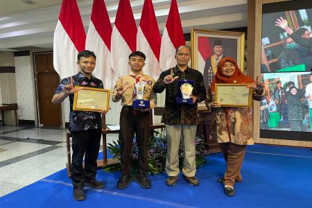 Menginspirasi Guru SMPN 1 Mrebet Wahyu