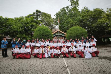 Satbinmas Polres Pasuruan Tanamkan Nil